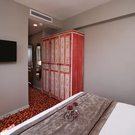 Oriella Hotel 3*
