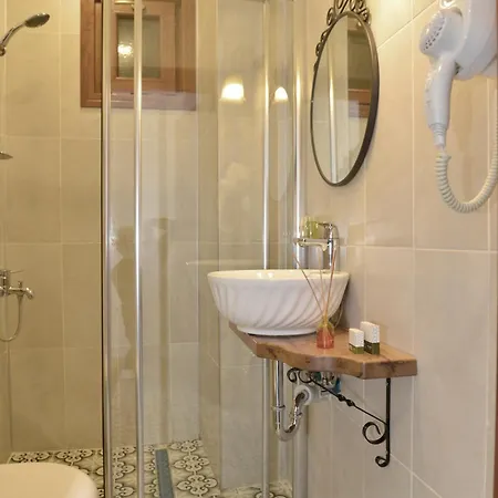 Oriella Hotel